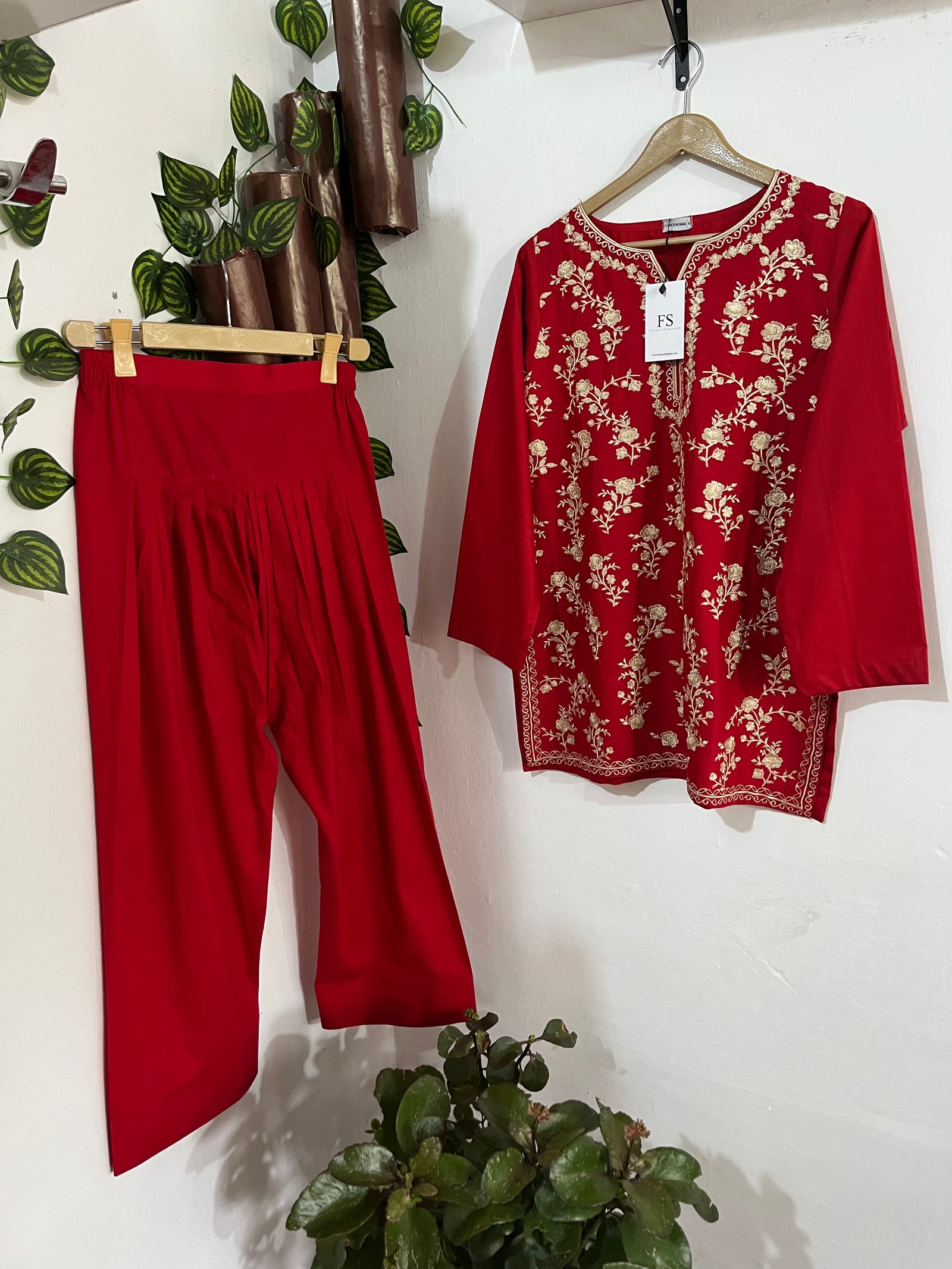 Embroided 2pc