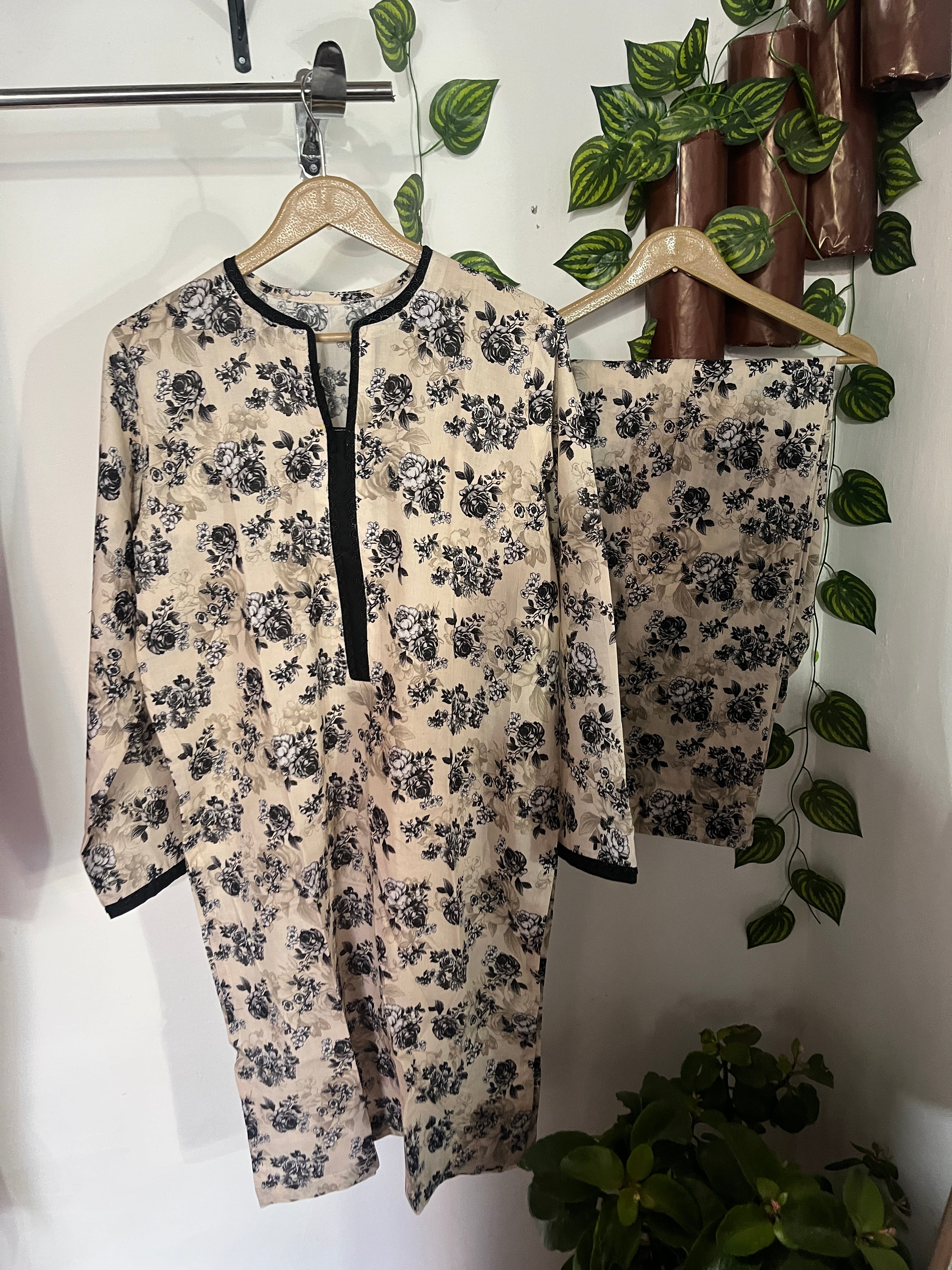 Printed lawn 2pc Stiched